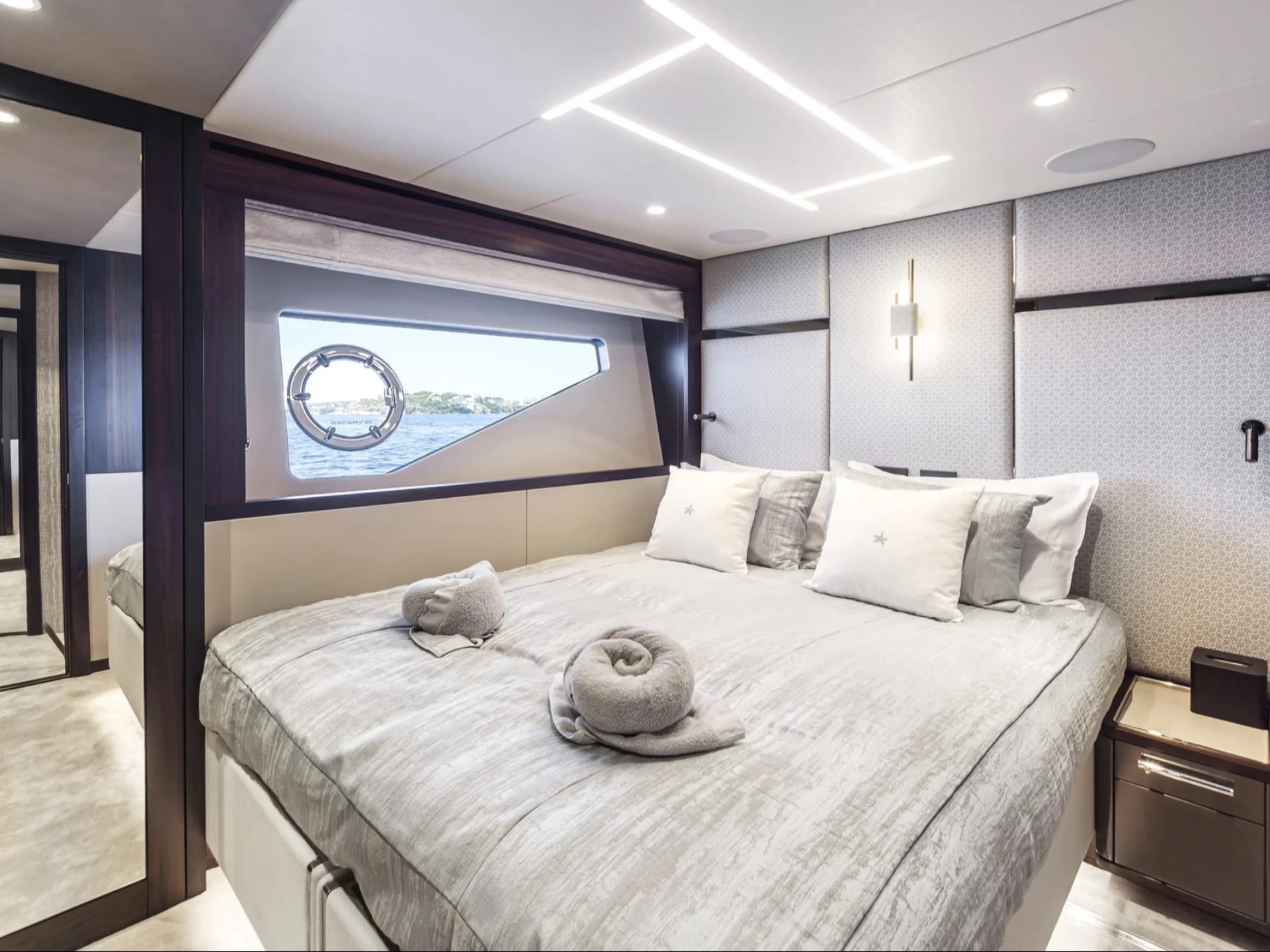 M/Y Junior Sunseeker 88 VIP double cabin — luxury yacht charter accommodation Mallorca